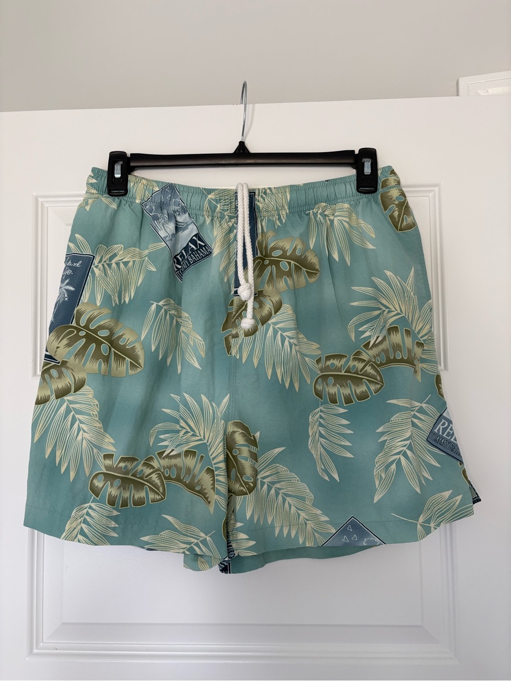 NWOT Tommy Bahama Resort Ready Swim Trunks Green Psalms Size XL Vacation Beach